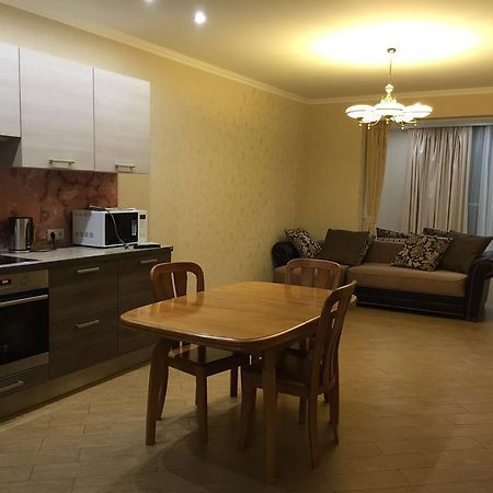 Apartment Na Pervomayskoy 19 ソチ エクステリア 写真