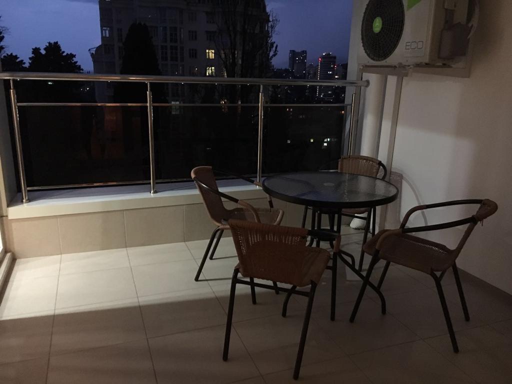 Apartment Na Pervomayskoy 19 ソチ エクステリア 写真