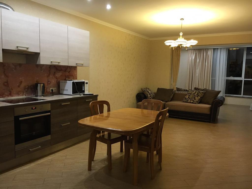 Apartment Na Pervomayskoy 19 ソチ エクステリア 写真